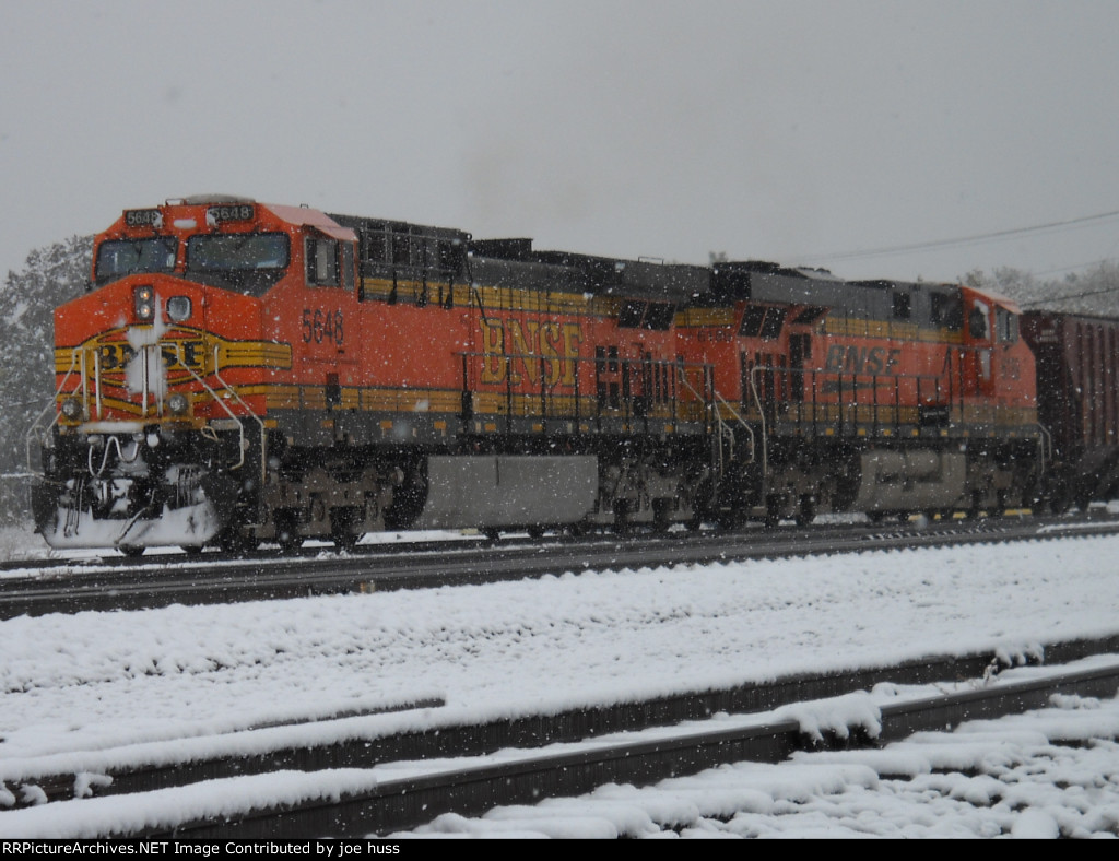 BNSF 5648 West